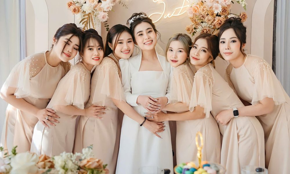 Team bưng quả đầm nữ tone champagne (AD09)