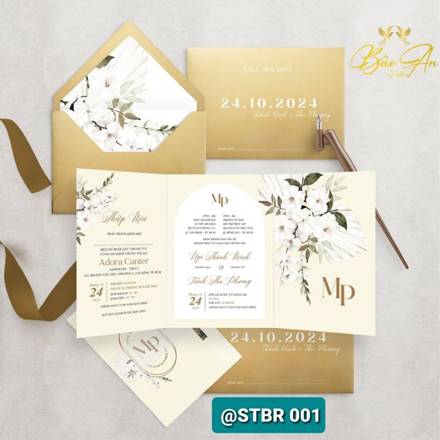 Thiệp bì vàng kim hoa trắng (STBR 001)